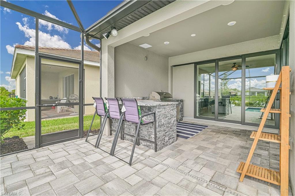 HAMPTON LAKES - Residential