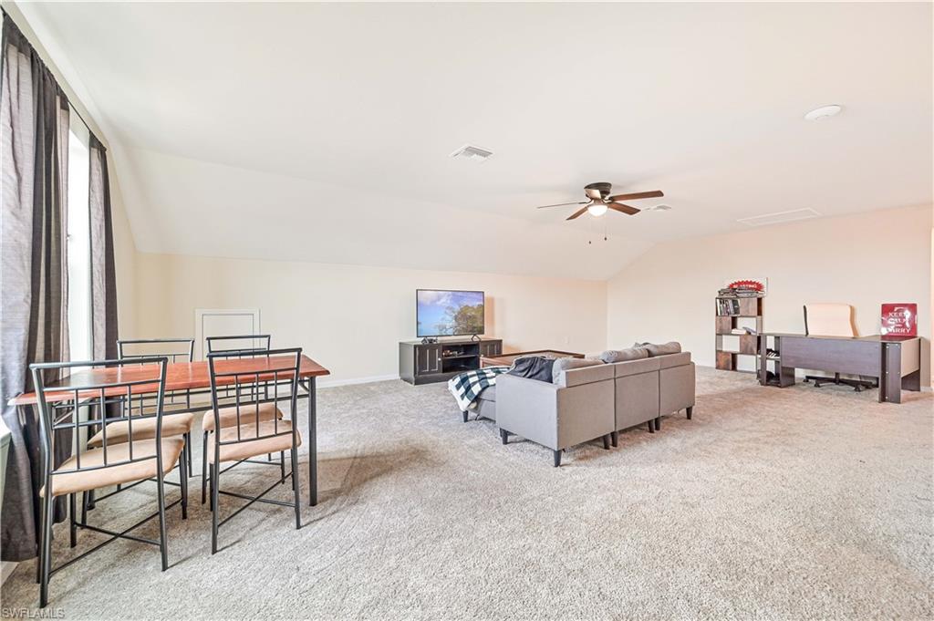 HAMPTON LAKES - Residential