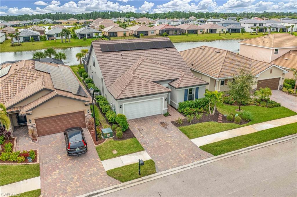 HAMPTON LAKES - Residential