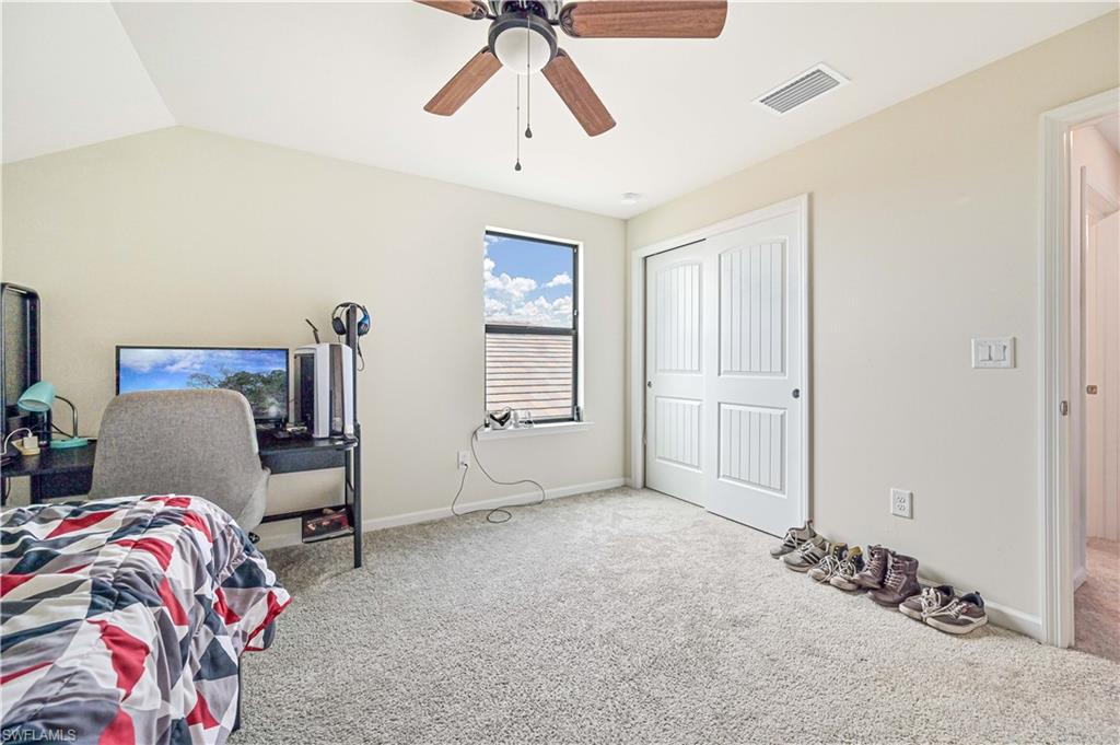 HAMPTON LAKES - Residential