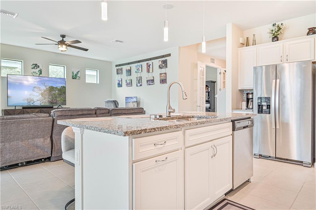 HAMPTON LAKES - Residential