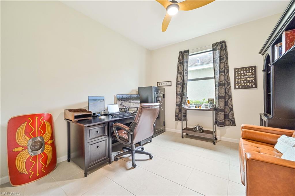 HAMPTON LAKES - Residential