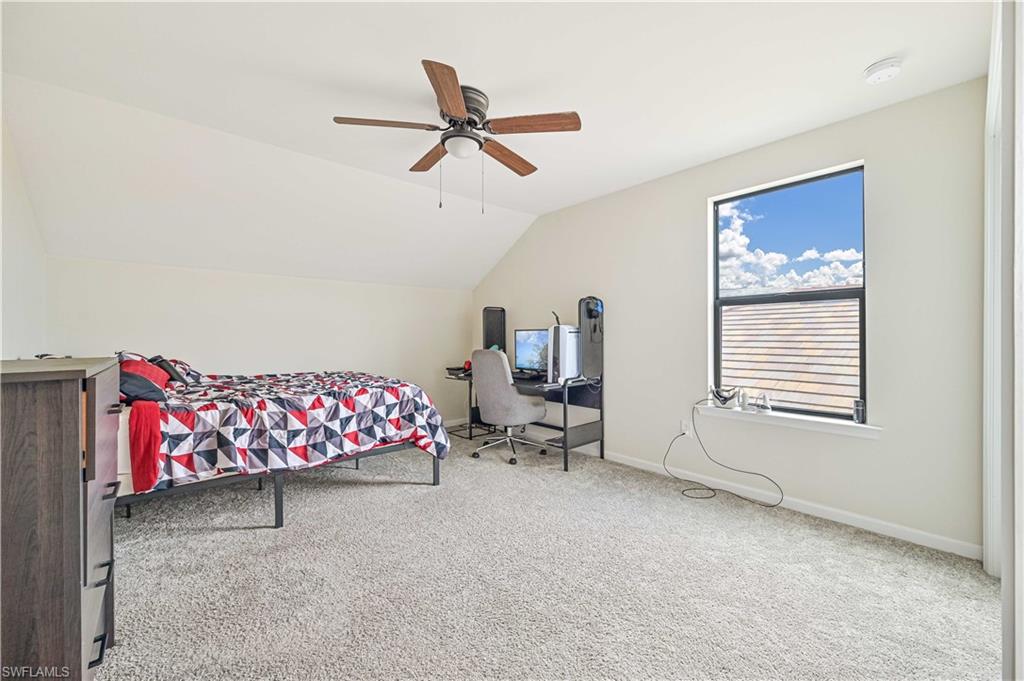 HAMPTON LAKES - Residential