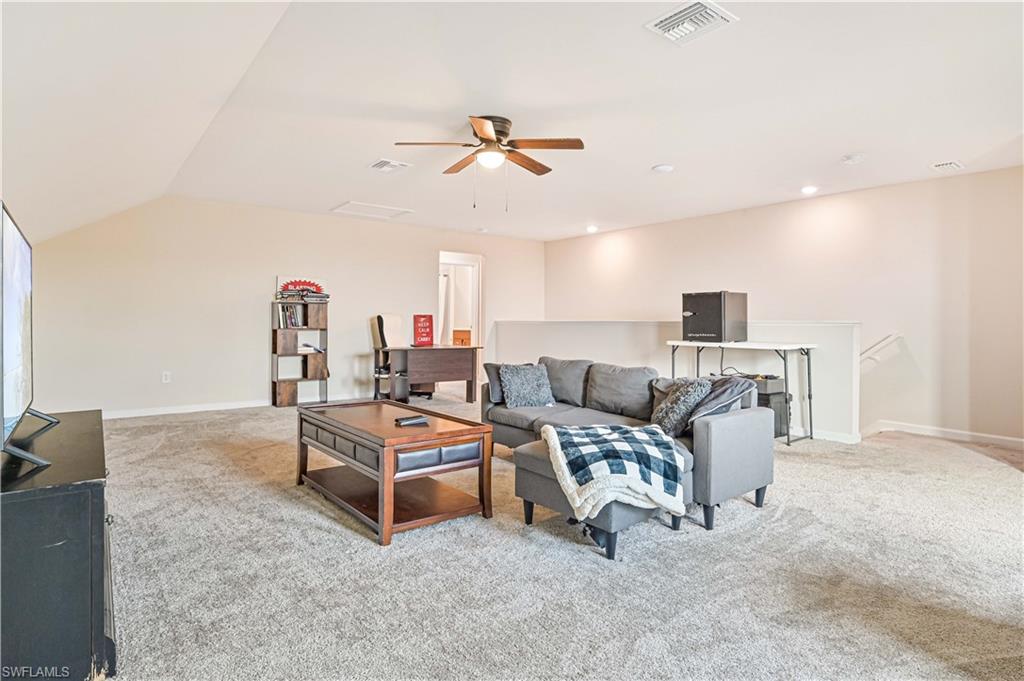 HAMPTON LAKES - Residential