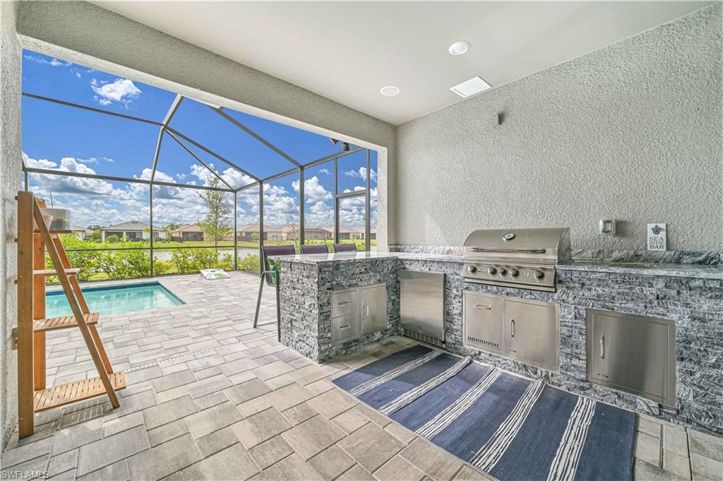 HAMPTON LAKES - Residential