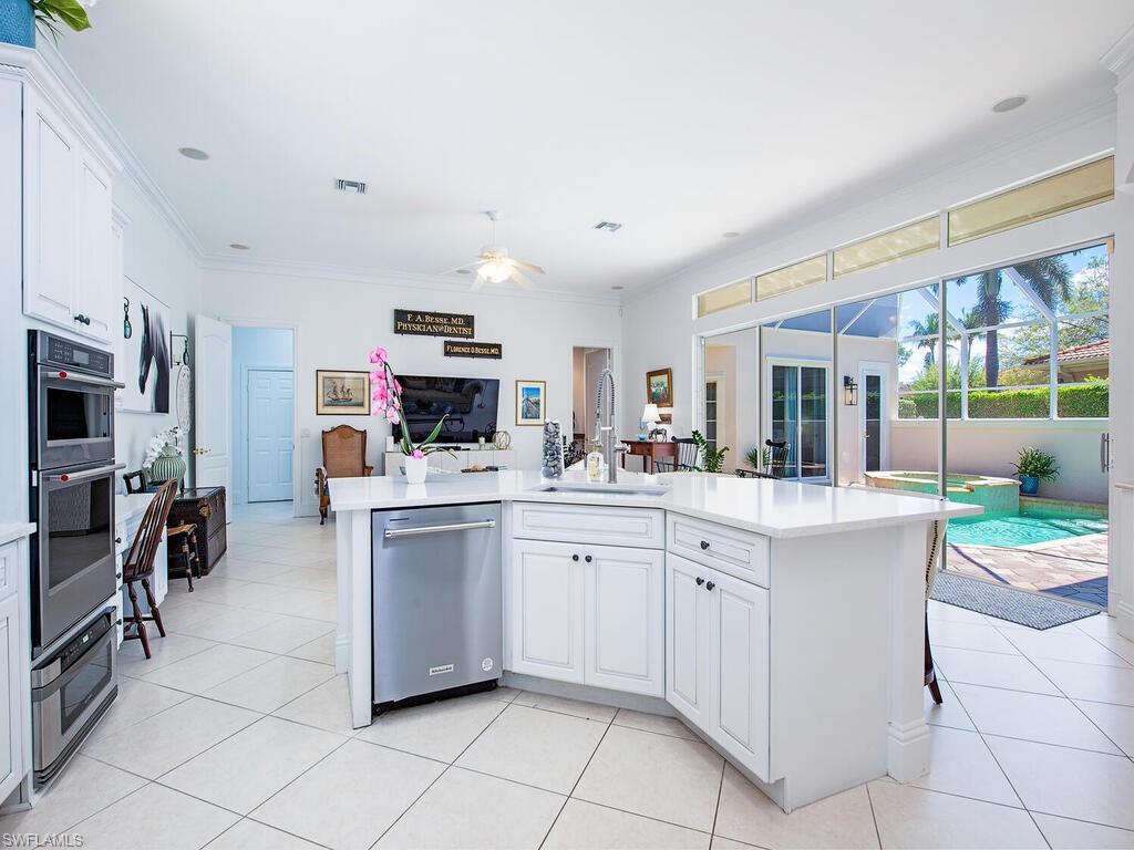 COCO LAKES - Residential