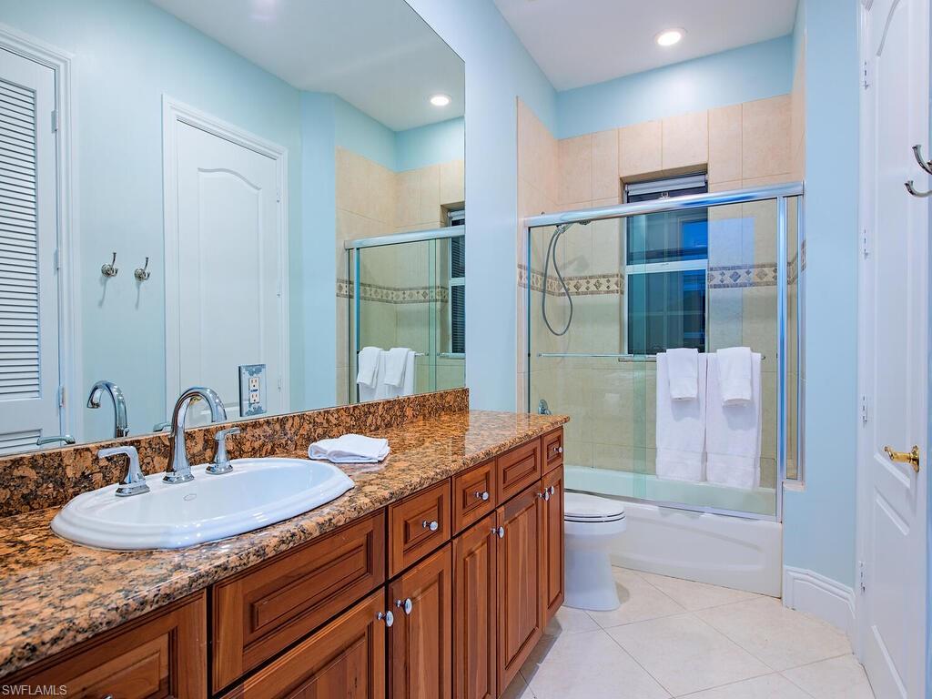 COCO LAKES - Residential