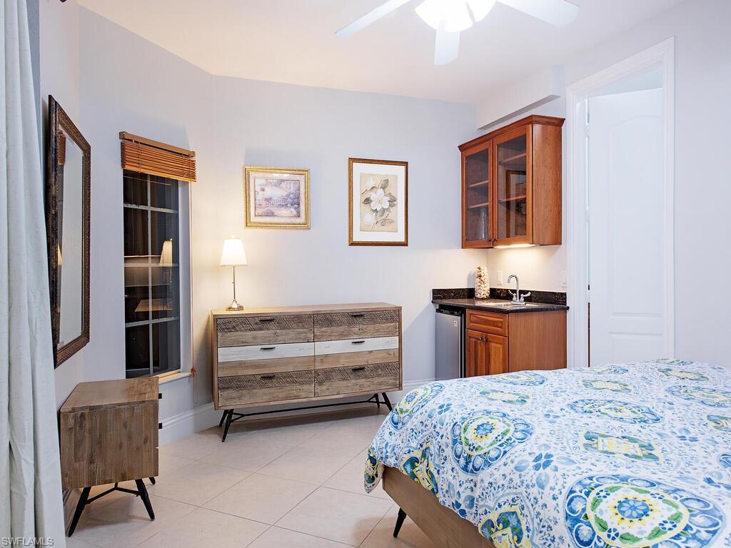 COCO LAKES - Residential