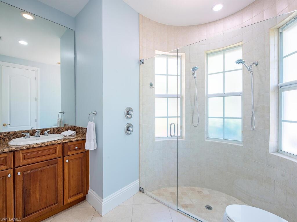 COCO LAKES - Residential