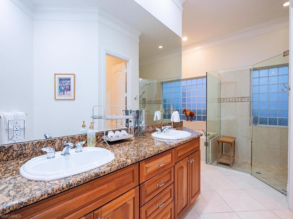 COCO LAKES - Residential