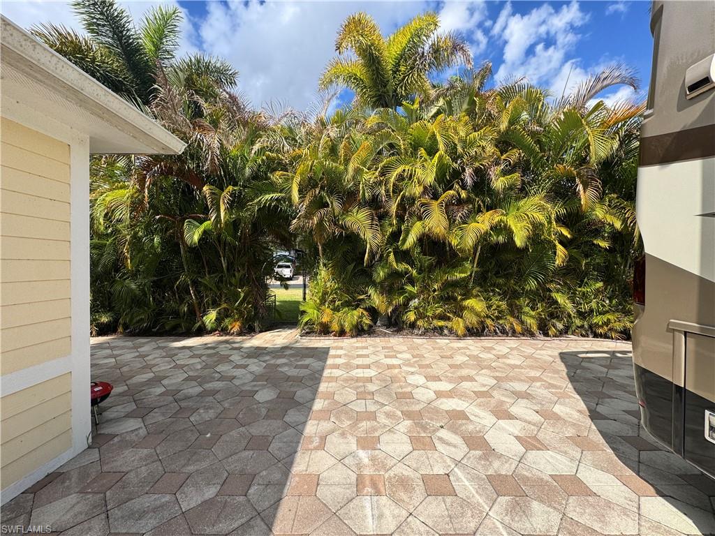 RIVERBEND MOTORCOACH RESORT - Land