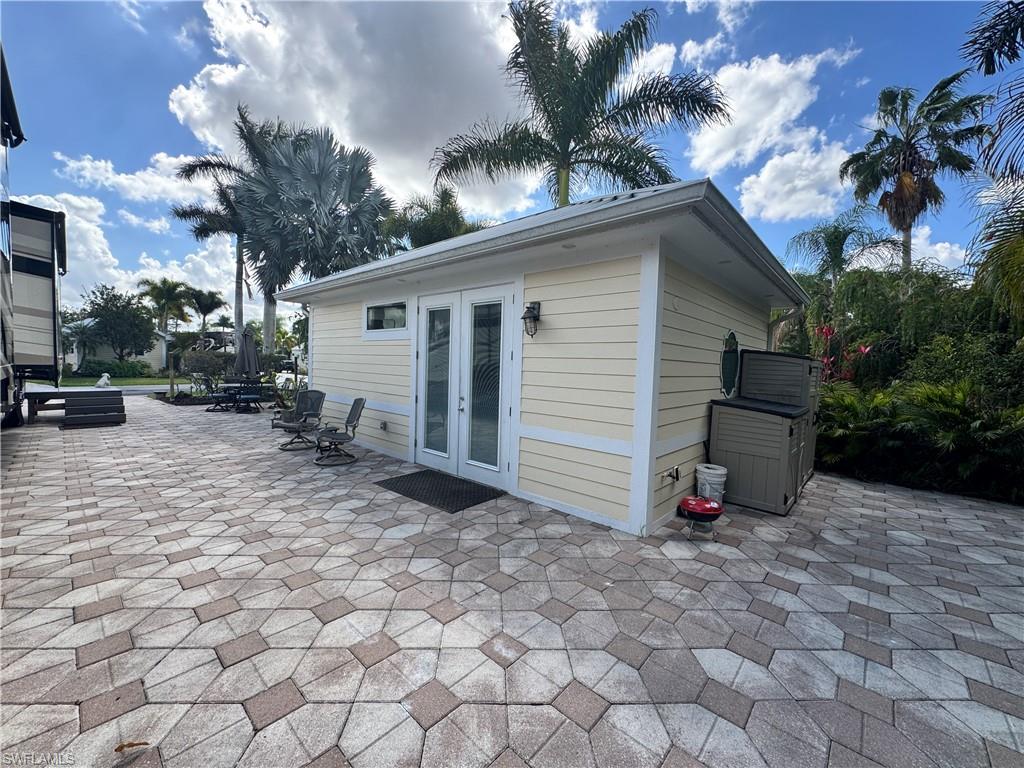 RIVERBEND MOTORCOACH RESORT - Land