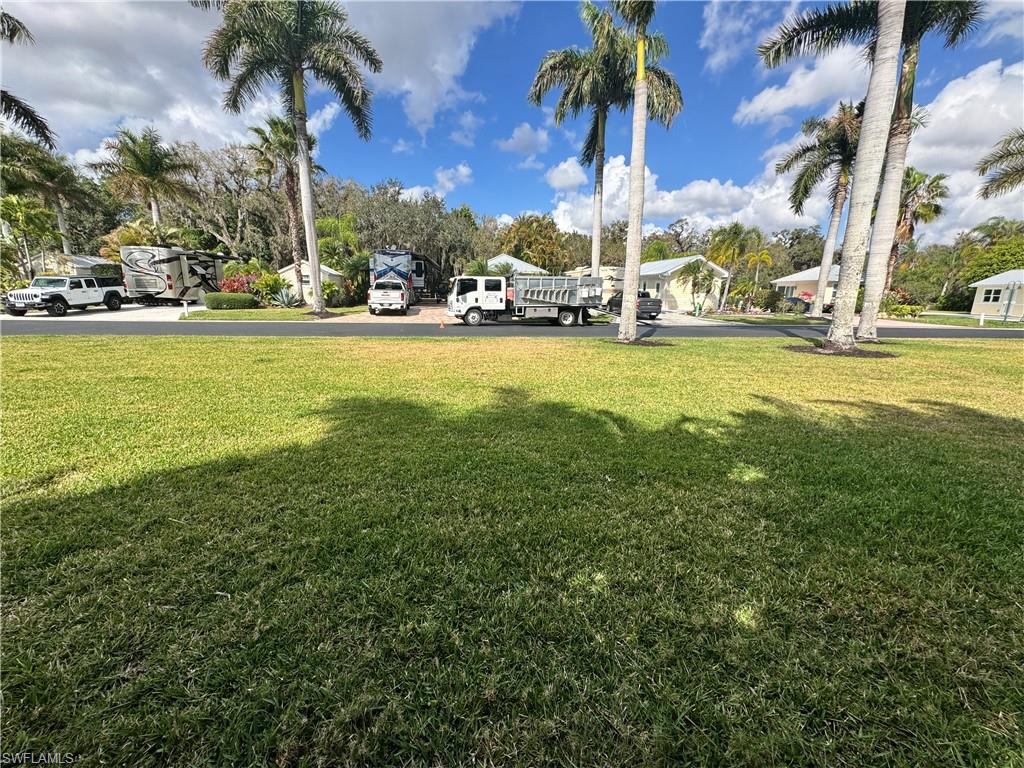 RIVERBEND MOTORCOACH RESORT - Land