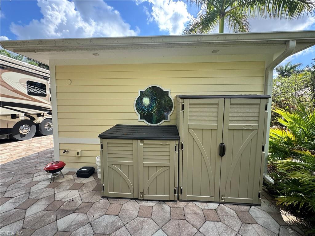 RIVERBEND MOTORCOACH RESORT - Land