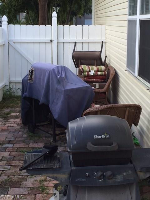 LEAWOOD LAKES - Residential