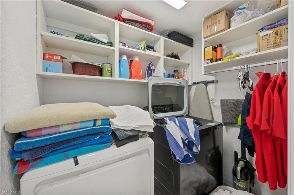 EMERALD WOODS - Residential