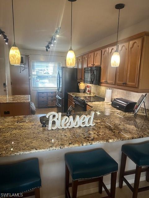 PEBBLE SHORES - Residential Lease