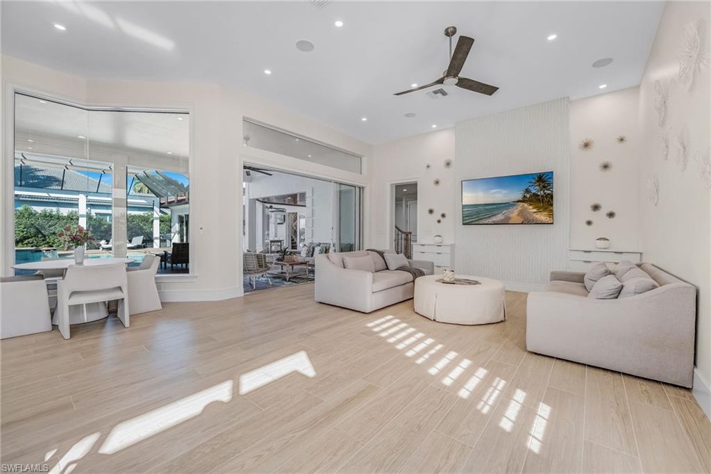 EDGEWATER - Residential