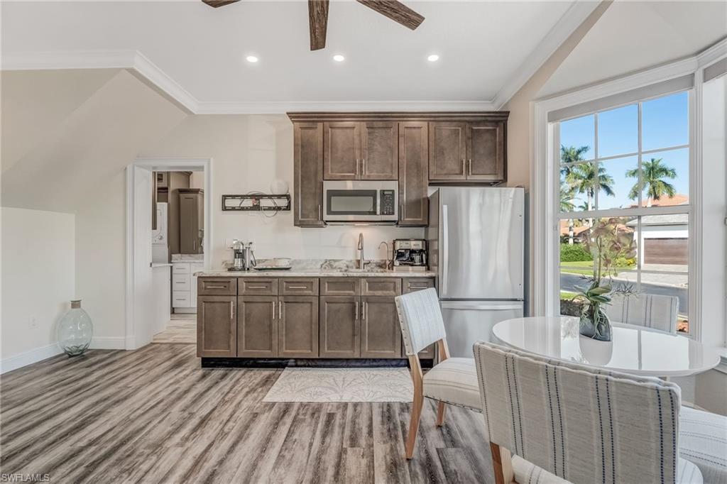 EDGEWATER - Residential