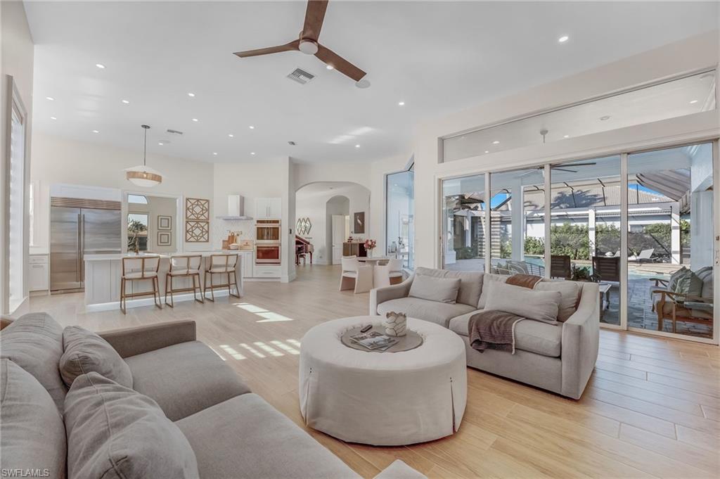 EDGEWATER - Residential