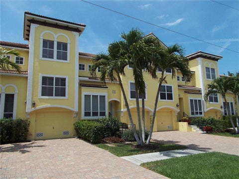 Photo of 1080 5th ST S #1080, NAPLES, FL 34102 (MLS # 226031809)