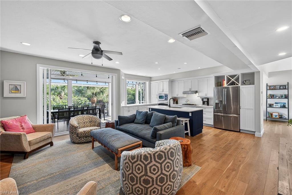 ANCHORS AWEIGH - Residential