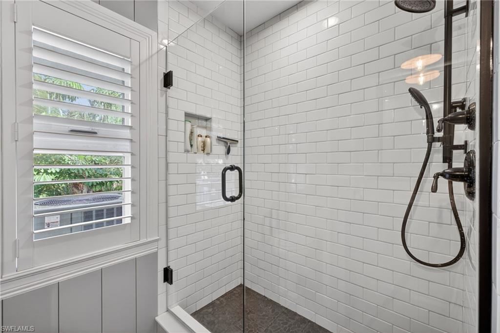 ANCHORS AWEIGH - Residential