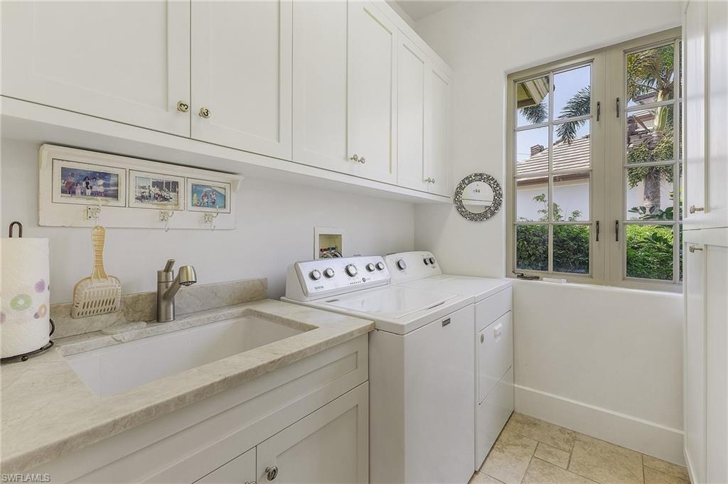 MOORINGS - Residential