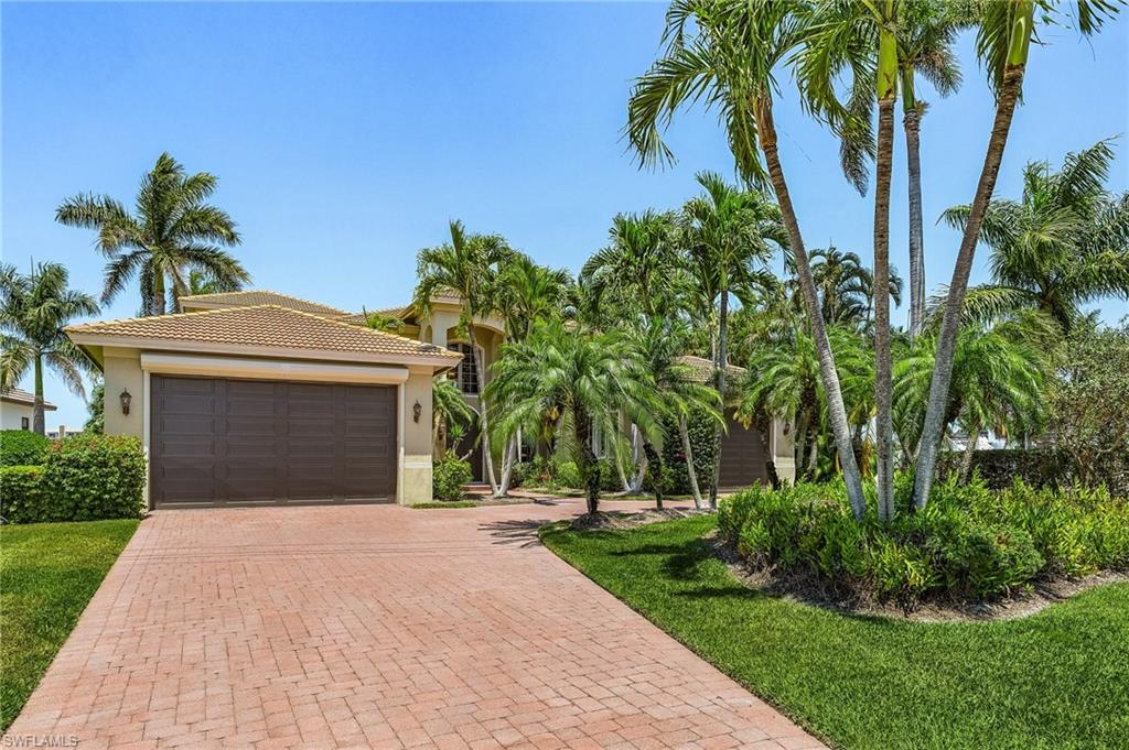 MOORINGS - Residential