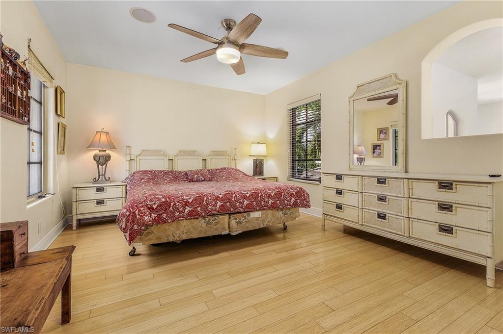 MOORINGS - Residential