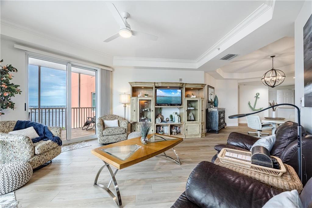 ST. TROPEZ - Residential Lease