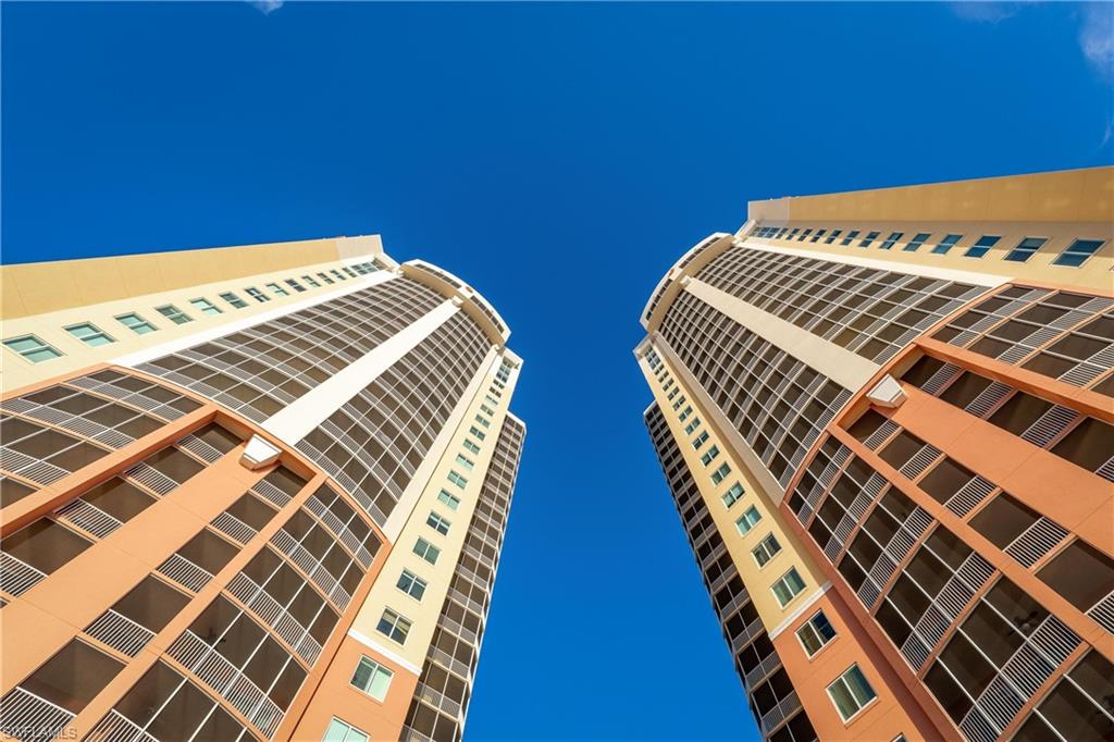 ST. TROPEZ - Residential Lease