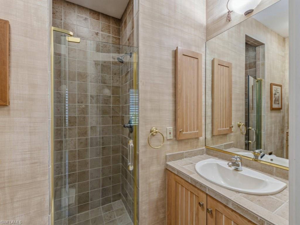 CREEKSIDE - Residential