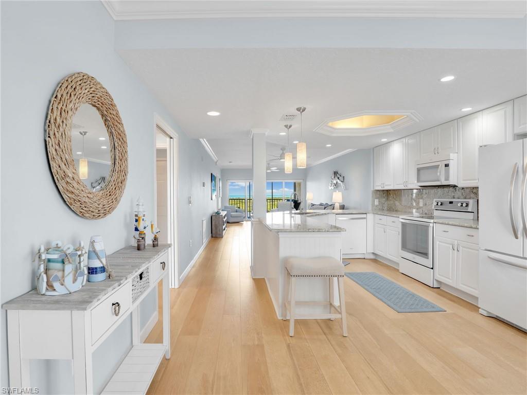 MARINA BAY CLUB OF NAPLES - Residential Lease