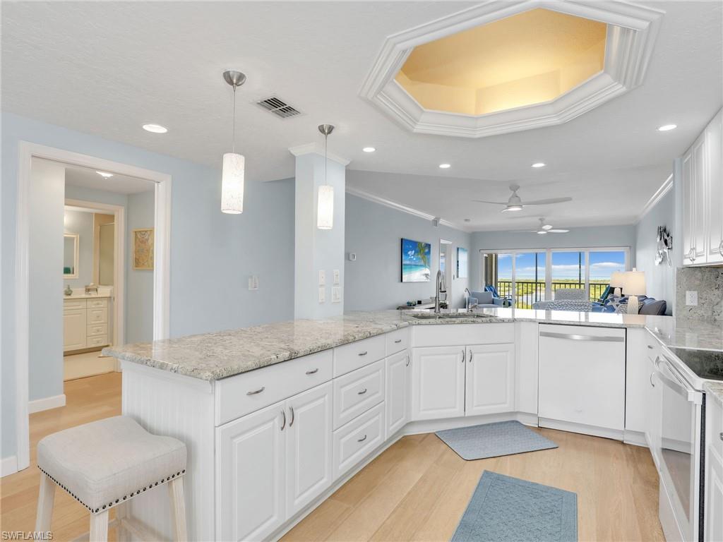 MARINA BAY CLUB OF NAPLES - Residential Lease