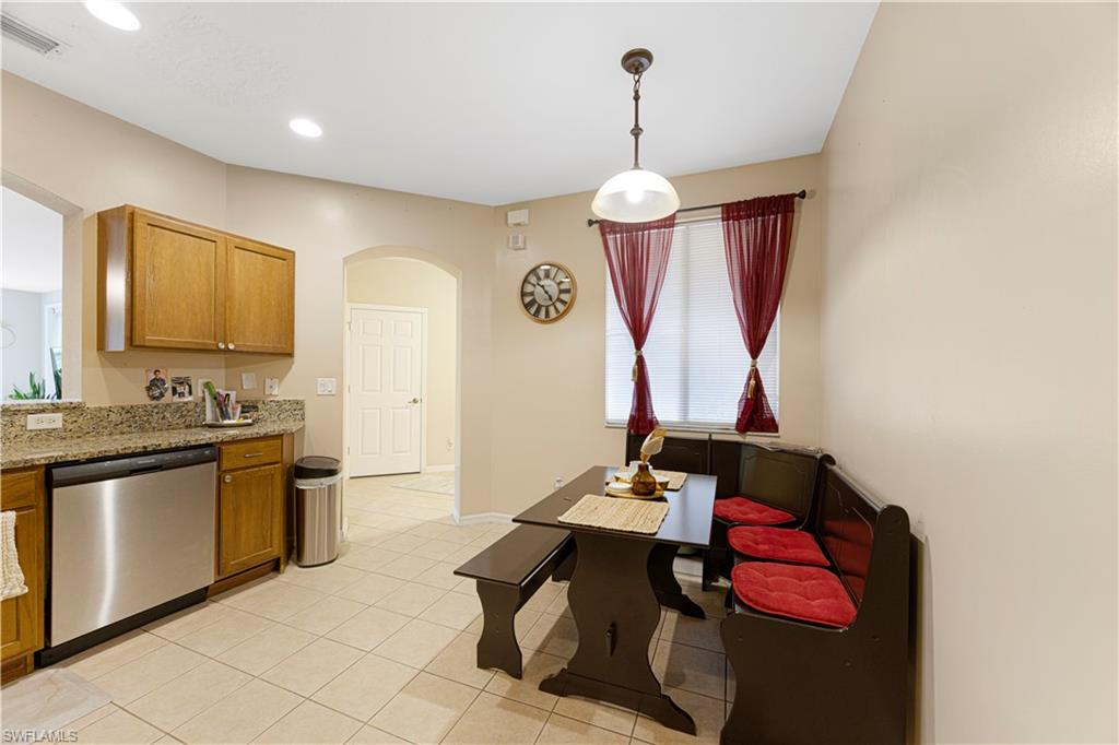 COLONNADE AT FORUM - Residential Lease