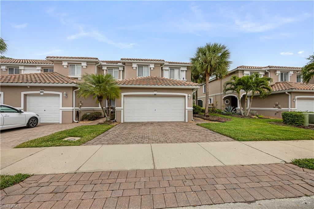 COLONNADE AT FORUM - Residential Lease