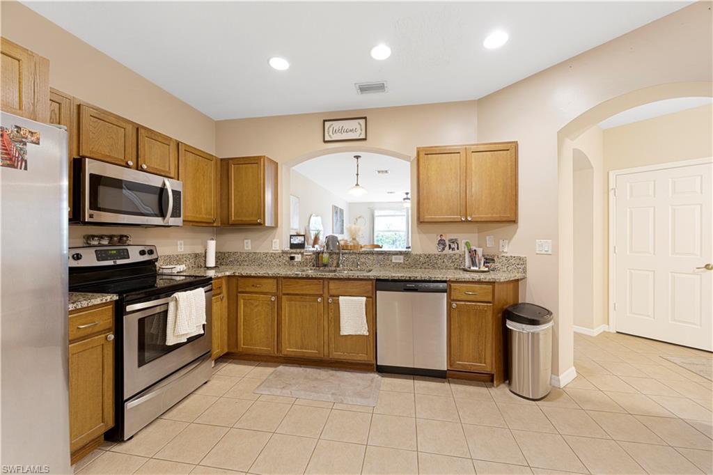 COLONNADE AT FORUM - Residential Lease