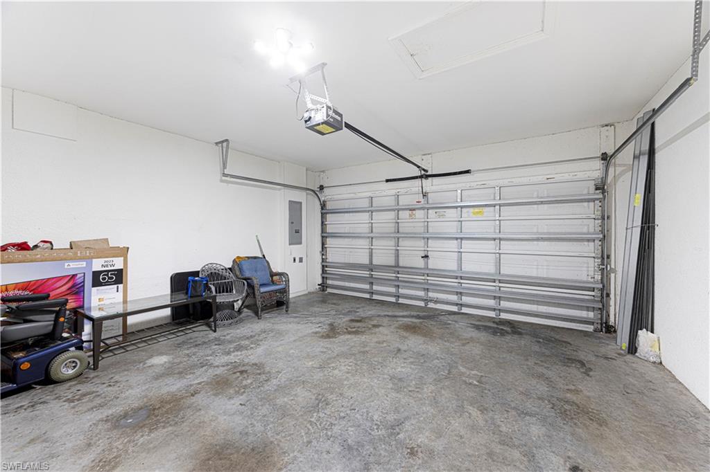 COLONNADE AT FORUM - Residential Lease