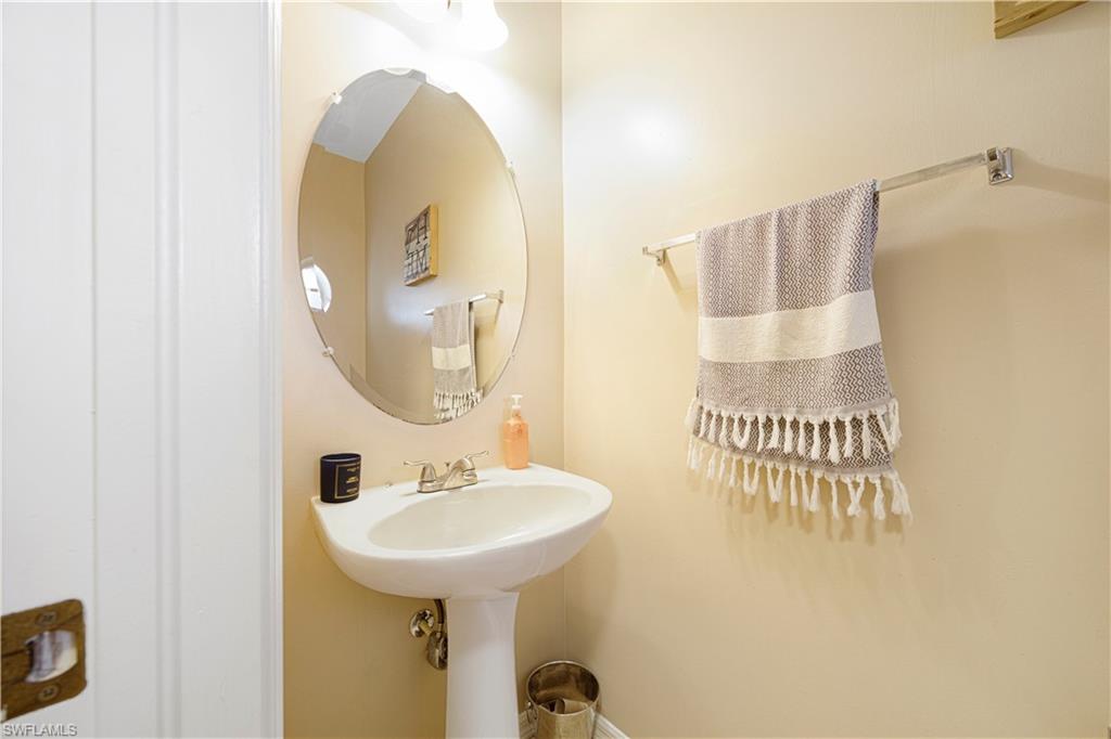 COLONNADE AT FORUM - Residential Lease