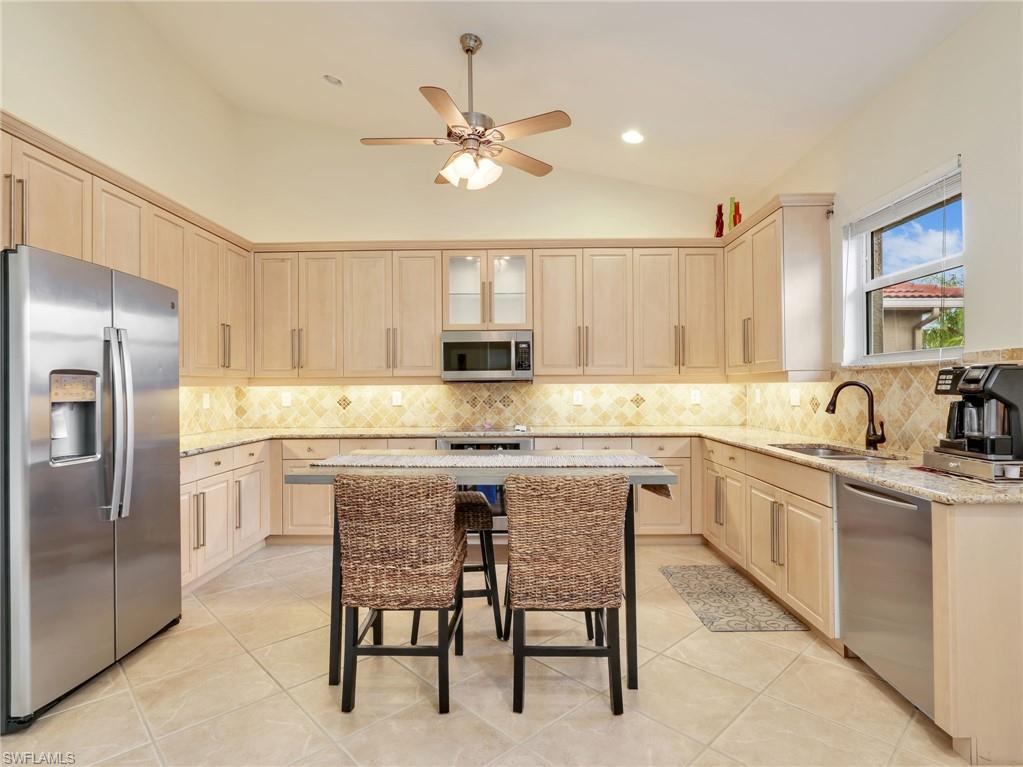 HUNTINGTON LAKES - Residential