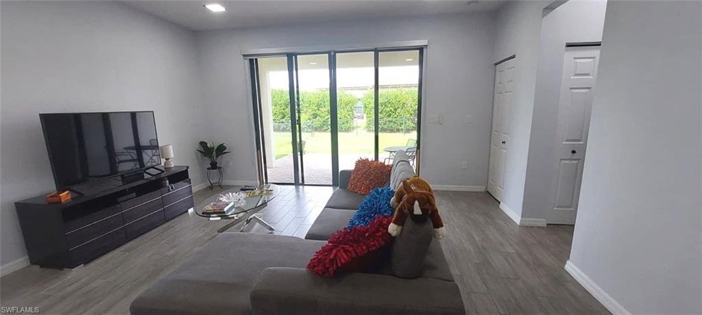 MAPLE RIDGE - Residential