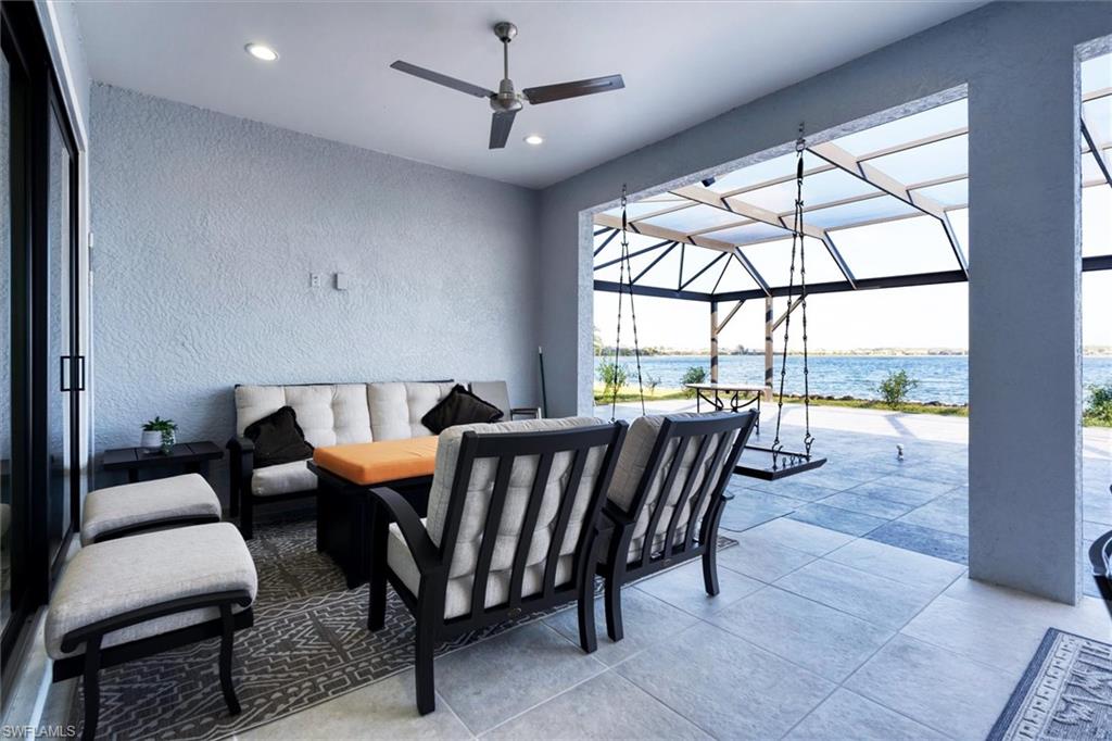 CORKSCREW SHORES - Residential