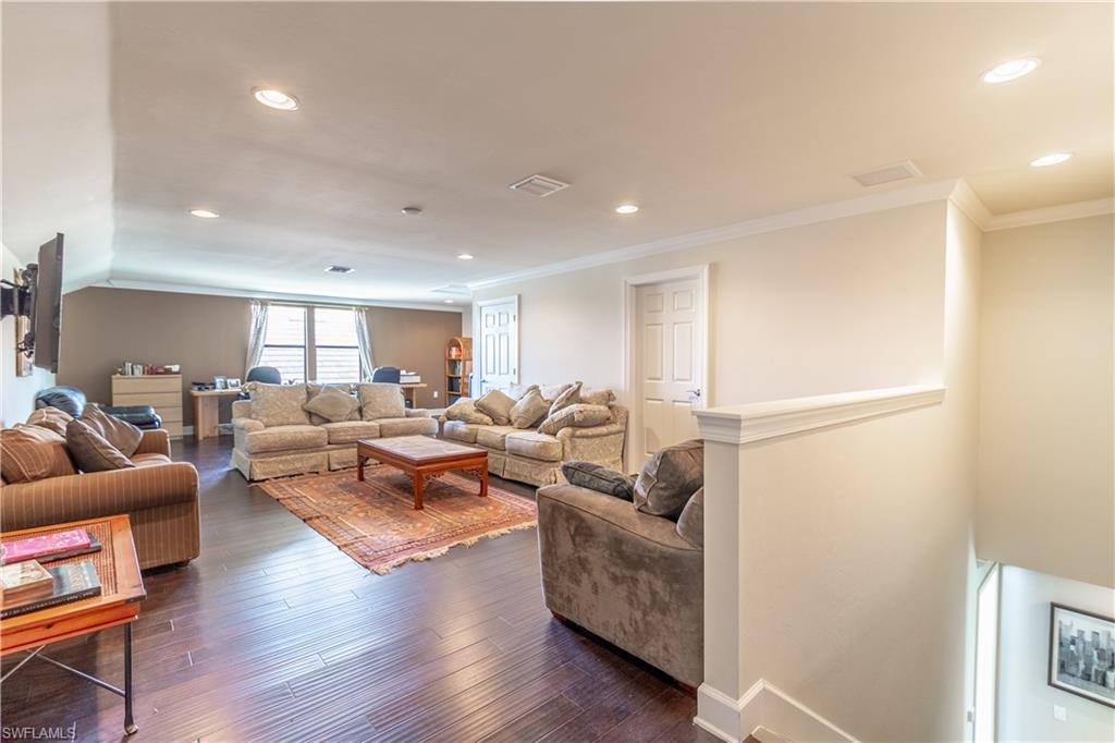 WINDING CYPRESS - Residential