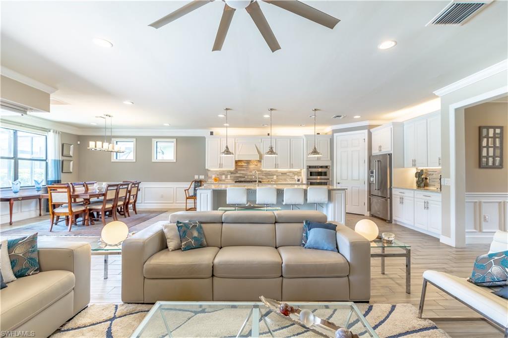 WINDING CYPRESS - Residential