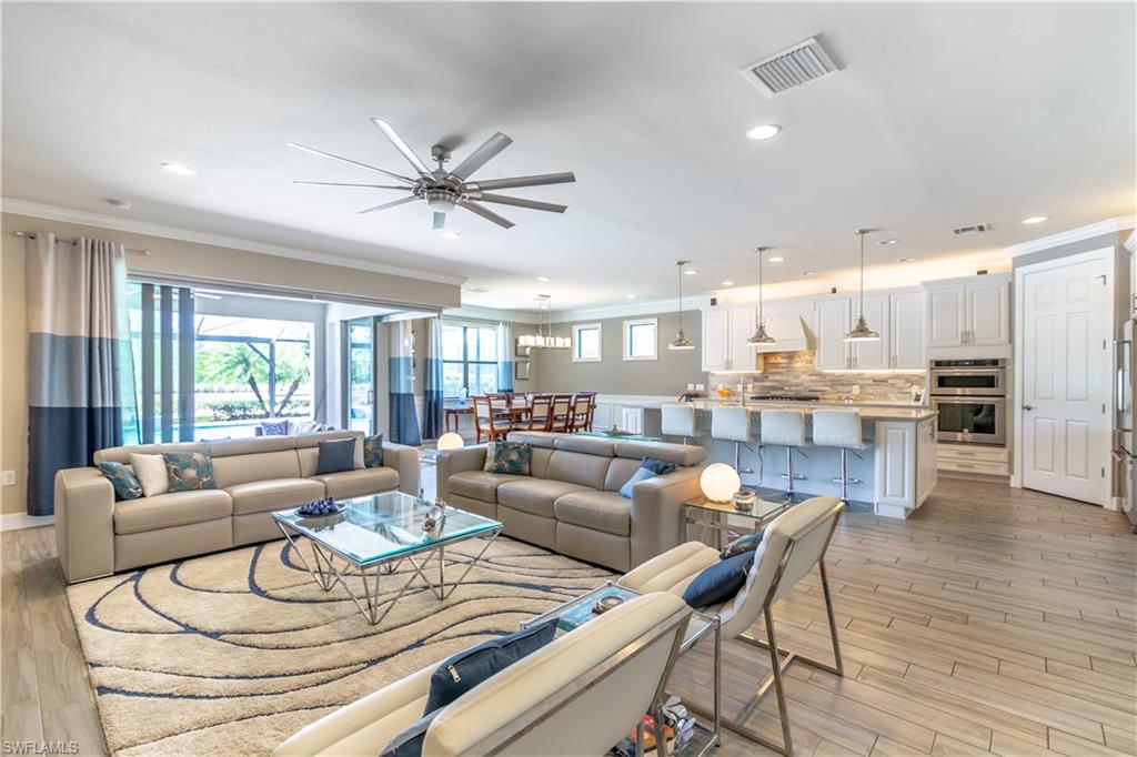 WINDING CYPRESS - Residential