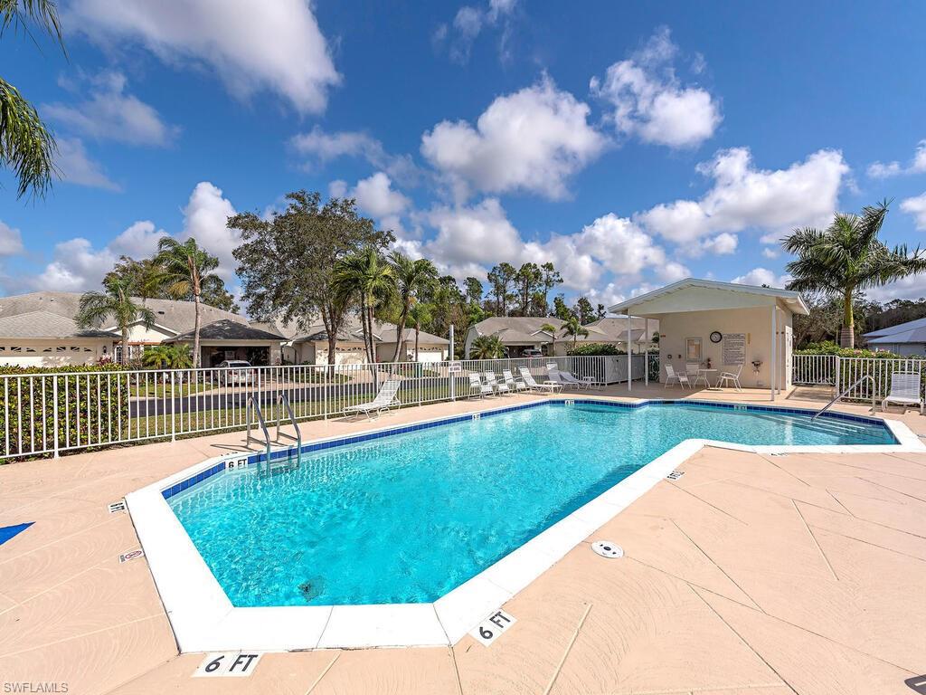 SHADOWOOD VILLAS - Residential