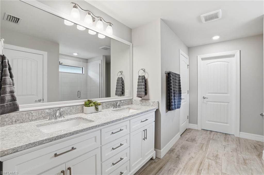AVERY SQUARE - Residential