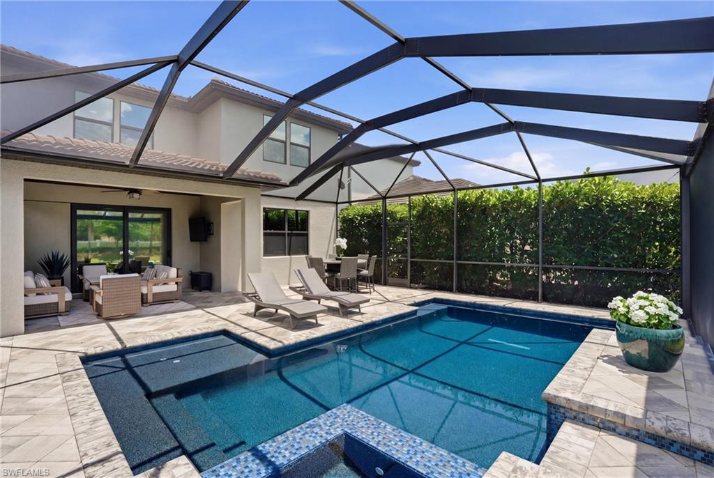 AVERY SQUARE - Residential