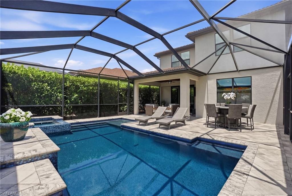 AVERY SQUARE - Residential